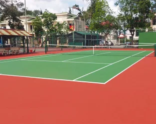 Sân pickleball chuẩn với thiết kế 4 sân với hệ mái che lấy sáng. Sân pickleball chuẩn với thiết kế 4 sân với hệ mái che lấy sáng
