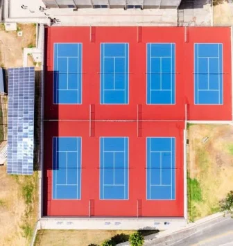 Thi công sân tennis sơn TopSports hạt cao su lớn 0,8mm